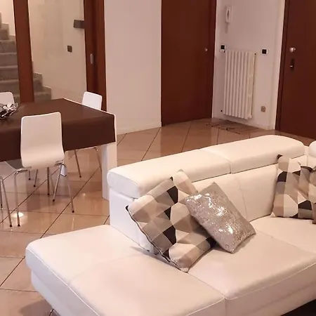 Accogliente A Due Passi Dal Metro Di Milano - Casa Adriana Cologno Monzese