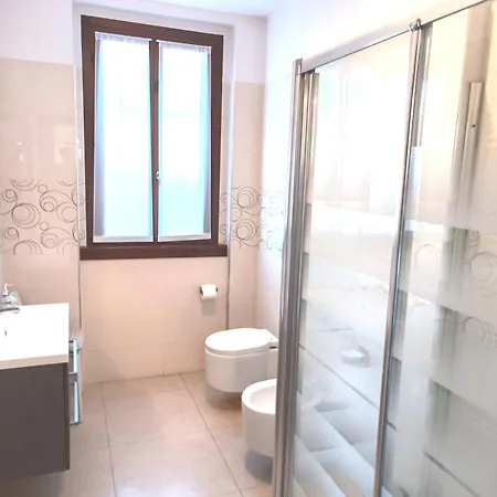 Accogliente A Due Passi Dal Metro Di Milano - Casa Adriana Frühstückspension Cologno Monzese