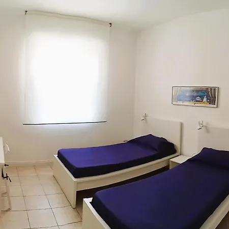Frühstückspension Accogliente A Due Passi Dal Metro Di Milano - Casa Adriana *