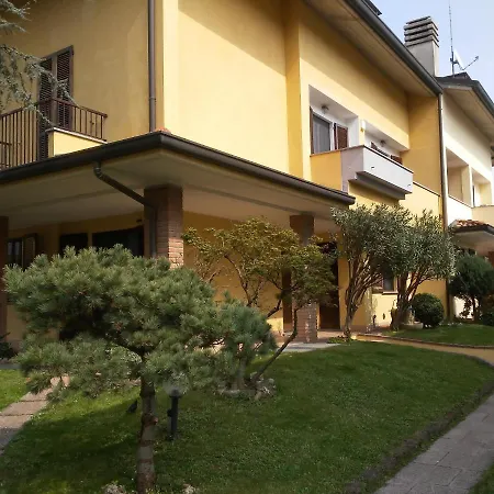 Accogliente A Due Passi Dal Metro Di Milano - Casa Adriana Bed & Breakfast Cologno Monzese